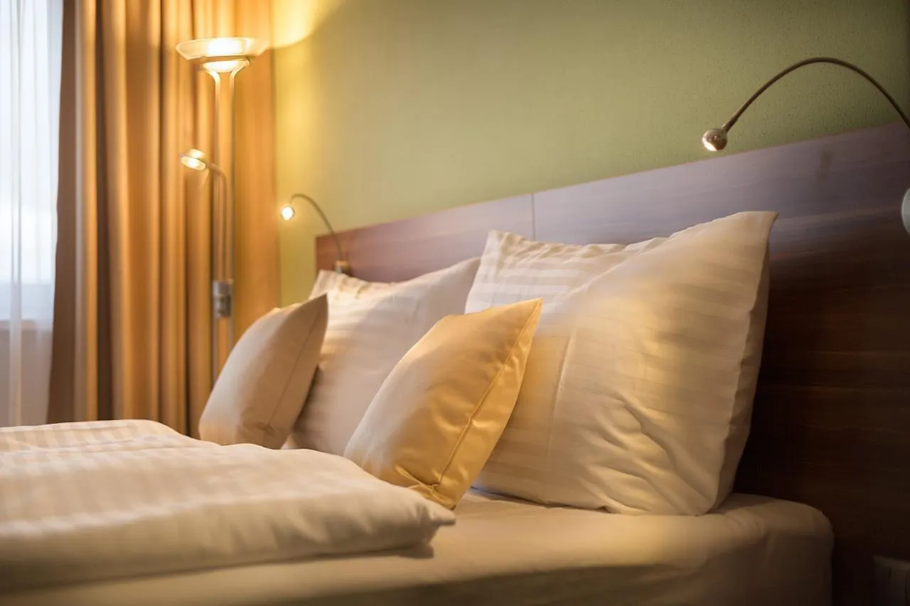 **** Hotel Kurhotel Pyramide Sibyllenbad Neualbenreuth Německo